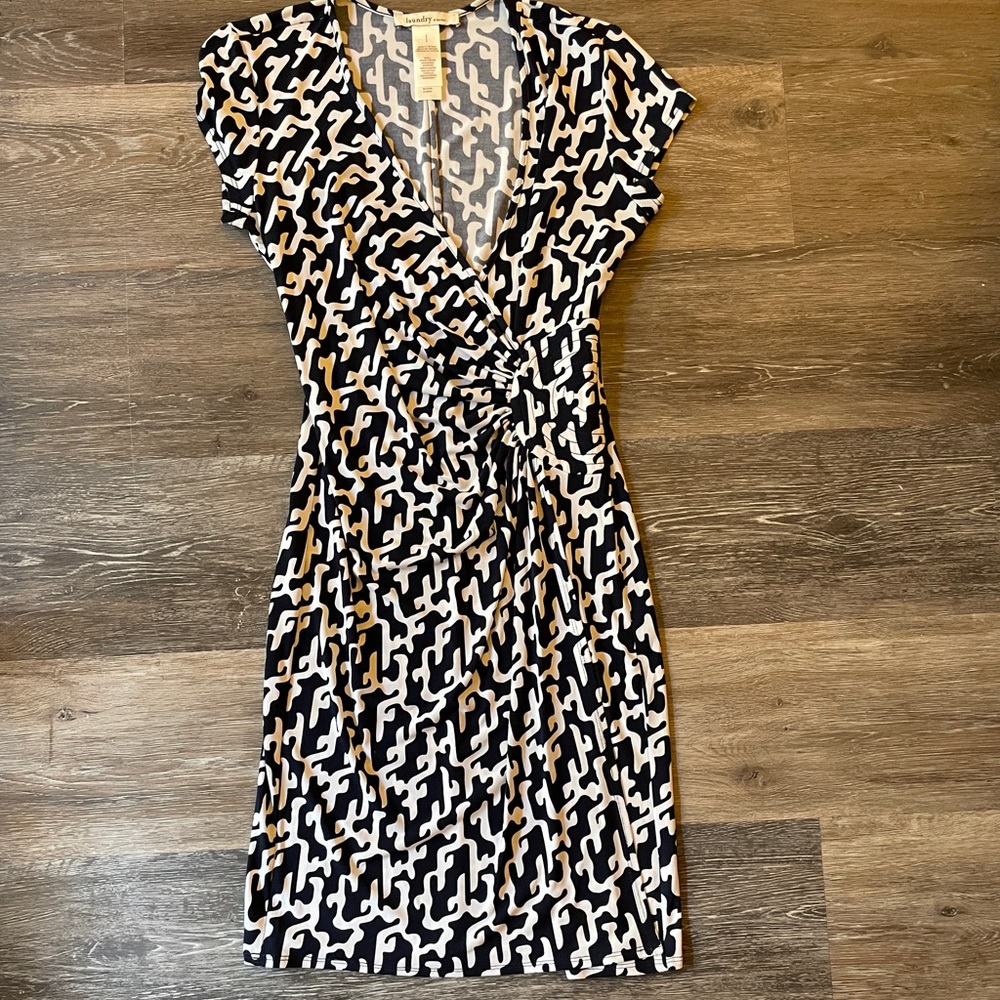 Sophisticated classy day dress by Laundry